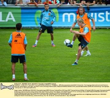 FUSSBALL - EURO 2012, Team ESP, Training SCHRUNS,,28.MAI.12 - FUSSBALL - UEFA Europameisterschaft 2012 Vorberichte, Trainingslager Nationalmannschaft Spanien. Bild zeigt Jesus Navas, Jordi Alba, Fernando Torres und Sergio Ramos (ESP). 