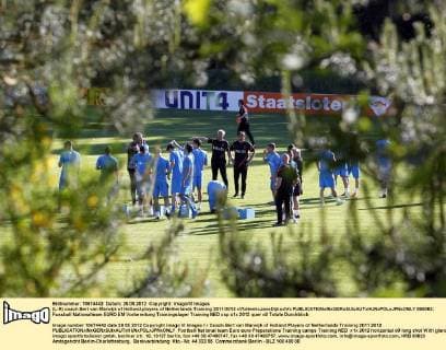 (L-R) coach Bert van Marwijk of Holland,players of Netherlands Training 2011 2012 xVIxHenkxJanxDijksxIVx 950082