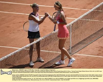 PARIS, 30.05.2012,Dinah Pfizenmaier (GER) und Victiria Azarenka (BLR) bei den Tennis French Open 2012 in Paris
