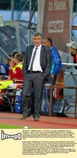 FUSSBALL - ARM vs GRE, Testspiel KUFSTEIN,AUSTRIA,31.MAI.12 - FUSSBALL - Länderspiel, Armenien vs Griechenland, Freundschaftsspiel, Vorbereitung auf die Europameisterschaft, EURO 2012. Bild zeigt Teamchef Fernando Santos (GRE). 