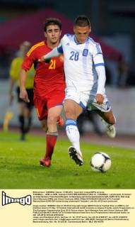FUSSBALL - ARM vs GRE, Testspiel KUFSTEIN,AUSTRIA,31.MAI.12 - FUSSBALL - Länderspiel, Armenien vs Griechenland, Freundschaftsspiel, Vorbereitung auf die Europameisterschaft, EURO 2012. Bild zeigt Davit Manoyan (ARM) und Chose Cholevas (GRE). 