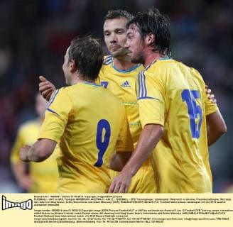 FUSSBALL - AUT vs UKR, Testspiel INNSBRUCK,AUSTRIA,01.JUN.12 - FUSSBALL - ÖFB Trainingslager, Länderspiel, Österreich vs Ukraine, Freundschaftsspiel. Bild zeigt den Jubel von Oleg Gusev, Andrij Shevchenko und Artem Milevskyi (UKR). 