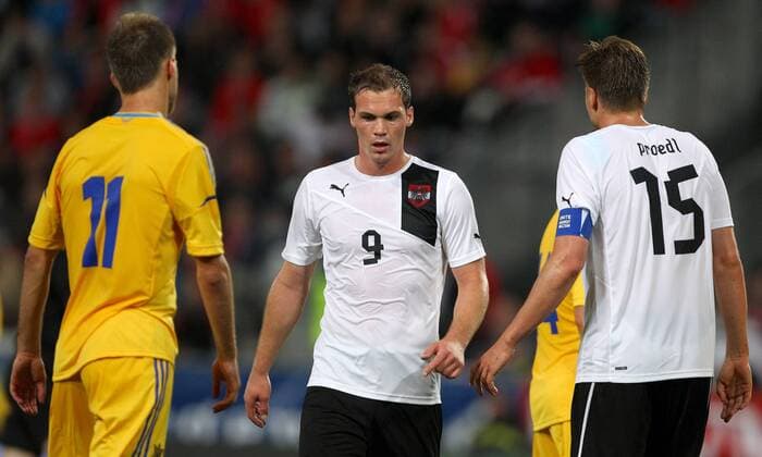 FUSSBALL - AUT vs UKR, Testspiel INNSBRUCK,AUSTRIA,01.JUN.12 - FUSSBALL - ÖFB Trainingslager, Länderspiel, Österreich vs Ukraine, Freundschaftsspiel. Bild zeigt Andrij Yarmolenko (UKR), Patrick Buerger und Sebastian Prödl (AUT). 