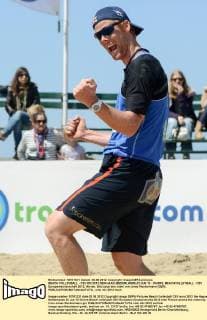 BEACH VOLLEYBALL - CEV EM 2012 DEN HAAG,NIEDERLANDE,02.JUN.12 - DIVERS, BEACHVOLLEYBALL - CEV Europameisterschaft 2012, Herren. Bild zeigt den Jubel von Jonas Reckermann (GER). 