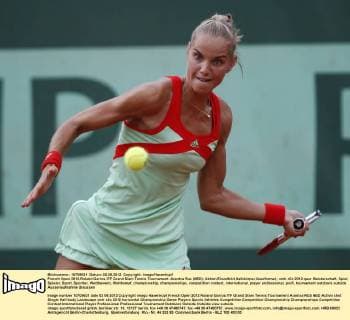 French Open 2012,Roland Garros,ITF Grand Slam Tennis Tournament .Arantxa Rus (NED); Aktion,Einzelbild,Halbkörper,Querformat,