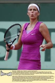 French Open 2012,Roland Garros,ITF Grand Slam Tennis Tournament .Julia Görges (GER) nach einem verlorenen Punkt,Mimik,Einzelbild, Halbkörper,Hochformat,