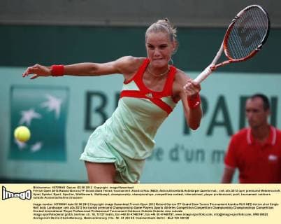 French Open 2012,Roland Garros,ITF Grand Slam Tennis Tournament .Arantxa Rus (NED); Aktion,Einzelbild,Halbkörper,Querformat,