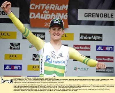 Luke DURBRIDGE ( AUS Orica - GreenEdge ) gewinnt den Prolog zum Criterium du Dauphine in Grenoble - australische Meister im Zeitfahren - Podium - Siegerehrung - Jubel - Freude - Emotionen - quer - Event: Criterium du Dauphine - Prolog - Einzelzeitfahren - 5.7 km - Location: Grenoble - Frankreich - Europa - Datum: 03.06.2012 - Contact