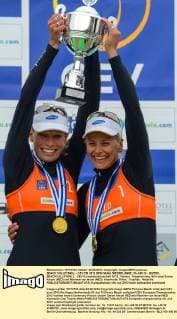 BEACH VOLLEYBALL - CEV EM 2012 DEN HAAG, NIEDERLANDE, 03.JUN.12 - DIVERS, BEACHVOLLEYBALL - CEV Europameisterschaft 2012, Damen, Siegerehrung. Bild zeigt Sanne Keizer (NED) und Marleen van Iersel (NED). Keywords: Pokal, Trophäe, Medaille. 