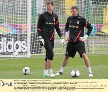 WARSZAWA 04.06.2912 - WOJCIECH SZCZESNY, Przemyslaw TYTON - POLISH NATIONAL FOOTBALL TEAM - TRAINING IN WARSAW BEFORE EURO 2012 --  120604mrz019