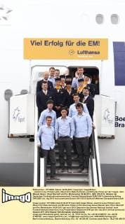 Joachim Löw, Philipp Lahm, Mesut Özil, Mats Hummels und Miroslav Klose auf der Treppe, oben Manuel Neuer, Oliver Bierhoff und Per Mertesacker 04.06.2012, GER, EM 2012, Abreise der Deutschen Fussballnationalmannschaft