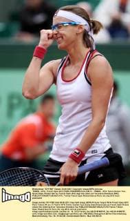 TENNIS - WTA, French Open 2012 PARIS,FRANKREICH,04.JUN.12 - TENNIS - WTA Tennis Damen Tour, Grand Slam, Roland Garros, French Open. Bild zeigt den Jubel von Yaroslava Shvedova (KAZ). 