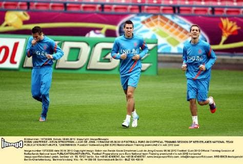 ROBIN VAN PERSIE - KEVIN STROOTMAN - LUUK DE JONG CRACOW 05.06.2012 FOOTBALL EURO 2012 OFFICIAL TRAINING SESSION OF NETHERLANDS NATIONAL TEAM  120605MIN003