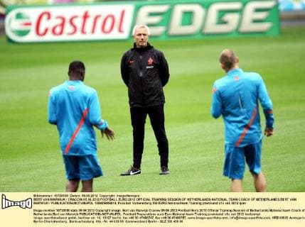 BERT VAN MARWIJK CRACOW 05.06.2012 FOOTBALL EURO 2012 OFFICIAL TRAINING SESSION OF NETHERLANDS NATIONAL TEAM COACH OF NETHERLANDS BERT VAN MARWIJK  120605MIN013