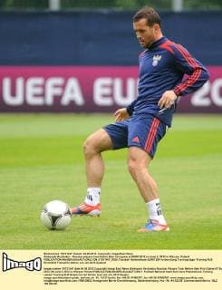 Aleksandr Kerzhakov - Russian players train before their first game at EURO 2012 on June 4, 2012 in Warsaw, Poland  EN_01031407_0023