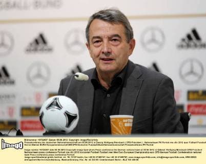 Pressekonferenz der deutschen Nationalmannschaft am 05.06.2012 in Danzig Wolfgang Niersbach ( DFB-Präsident )