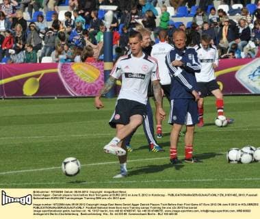 Daniel Agger - Danish players train before their first game at EURO 2012 on June 5, 2012 in Kolobrzeg -  EN_01031482_0013