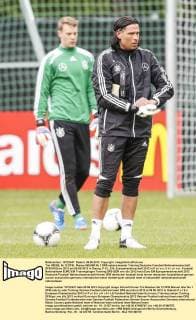 Tim WIESE, Nr.12 DFB , Manuel NEUER Nr.1 DFB nebeneinander Training Deutsche Fussball Nationalmannschaft, DFB EM Euro 2012 am 05.06.2012 in Danzig, P O L E N, Europameisterschaft 2012 in P o l e n, U k r a i n e