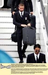 KRAKOW Flughafen KRAKOW BALICE 05.06.2012 EURO 2012 NZ LEONARDO BONUCCI CRACOW 05.06.2012 FOOTBALL CRACOW BALICE POLISH AIRPORT ARRIVING OF THE NATIONAL TEAM OF ITALY FOR TRAINING CAMPS IN POLAND DURING THE EURO 2012 -  120605MIN115