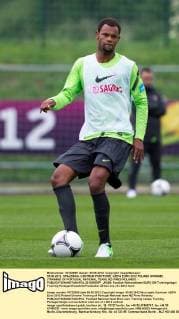 05.06.2012. OPALENICA, CENTRUM POBYTOWE. (UEFA EURO 2012 POLAND UKRAINE) (TRAINING OF PORTUGAL NATIONAL TEAM). NZ PIRES ROLANDO -  20120605PF_JK089