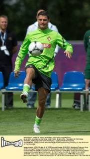 06.06.2012. OPALENICA, CENTRUM POBYTOWE. (EURO 2012) (TRAINING OF PORTUGAL NATIONAL TEAM). NZ CRISTIANO RONALDO -  20120606PAP_JK012
