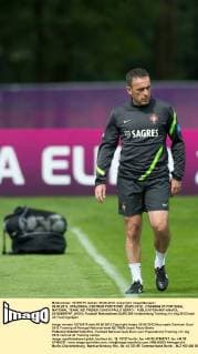 06.06.2012. OPALENICA, CENTRUM POBYTOWE. (EURO 2012) (TRAINING OF PORTUGAL NATIONAL TEAM). NZ TRENER COACH PAULO BENTO -  20120606PAP_JK019