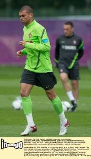 06.06.2012. OPALENICA, CENTRUM POBYTOWE. (EURO 2012) (TRAINING OF PORTUGAL NATIONAL TEAM). NZ PEPE -  20120606PAP_JK028