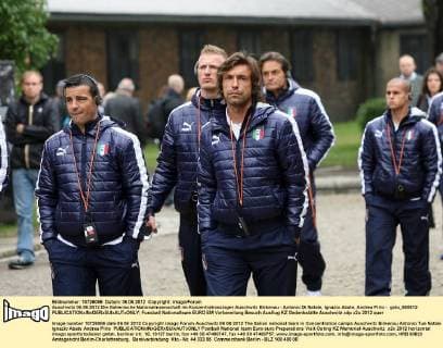 Auschwitz 06.06.2012 Die Italienische Nationalmannschaft im Konzentrationslager Auschwitz Birkenau - Antonio Di Natale, Ignazio Abate, Andrea Pirlo - galu_060612 