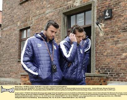 Auschwitz Birkenau 06 06 2012 - Die italienische Nationalmannschaft besucht die Gedenkstätte Auschwitz Buchenwald - Andrea Barzagli, Morgan De Sanctis 