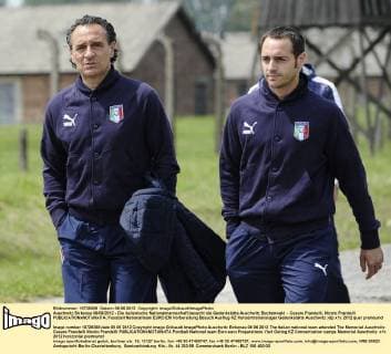 Auschwitz Birkenau 06 06 2012 - Die italienische Nationalmannschaft besucht die Gedenkstätte Auschwitz Buchenwald - Cesare Prandelli, Nicolo Prandelli 