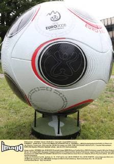 FUSSBALL - EURO 2012, Vorberichte BRESLAU,POLEN,06.JUN.12 - FUSSBALL - UEFA Europameisterschaft 2012 in Polen und der Ukraine, Vorberichte. Bild zeigt den EM-Ball Europass von 2008. 