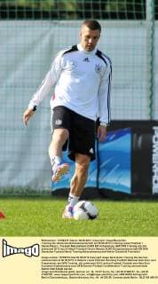 Training der deutschen Nationalmannschaft am 06.06.2012 in Danzig Lukas Podolski ( Deutschland )