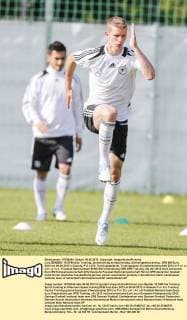 Lars BENDER, 15 DFB beim Training, Sprinttraining am Nachmittag, Schnelligkeitstraining , DFB EM Euro , 2012 am 06.06.2012 in Danzig, P O L E N, Trainingsgelände, Trainingsplatz, Europameisterschaft 2012 in P o l e n, U k r a i n e