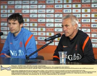 (L-R) Mark van Bommel of Holland,coach Bert van Marwijk of Holland Netherlands - 2012 xVIxMAURICExVANxSTEENxIVx 960517