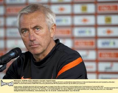 coach Bert van Marwijk of Holland Netherlands Training Session Training 2011 2012 xVIxMAURICExVANxSTEENxIVx 960523