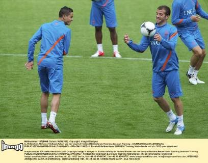 (L-R) Ibrahim Afellay of Holland,Rafael van der Vaart of Holland Netherlands Training Session Training xVIxMAURICExVANxSTEENxIVx 960745