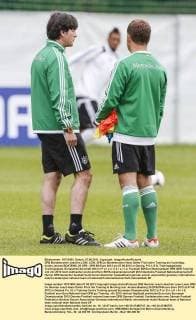 DFB Bundestrainer Joachim LÖW, LÖW, DFB Co Bundestrainer Hans Dieter Flick beim Training am Vormittag, hinten Jerome BOATENG, 20 DFB , DFB EM Euro 2012 am 07.06.2012 in Danzig, P O L E N, Trainingsgelände, Trainingsplatz, Europameisterschaft 2012 in P o l e n, U k r a i n e