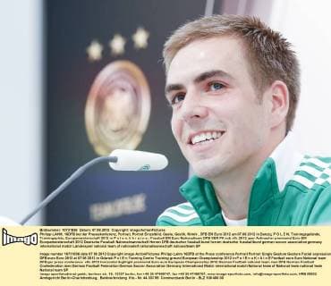 Philipp LAHM, 16DFB bei der Pressekonferenz, Portrait, Porträt Einzelbild, Geste, Gestik, Mimik , DFB EM Euro 2012 am 07.06.2012 in Danzig, P O L E N, Trainingsgelände, Trainingsplatz, Europameisterschaft 2012 in P o l e n, U k r a i n e