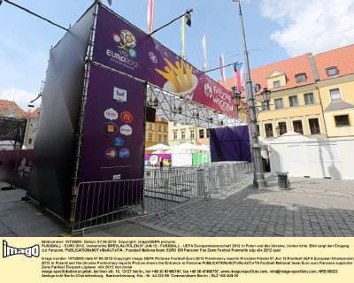 FUSSBALL - EURO 2012, Vorberichte BRESLAU,POLEN,07.JUN.12 - FUSSBALL - UEFA Europameisterschaft 2012 in Polen und der Ukraine, Vorberichte. Bild zeigt den Eingang zur Fanzone. 
