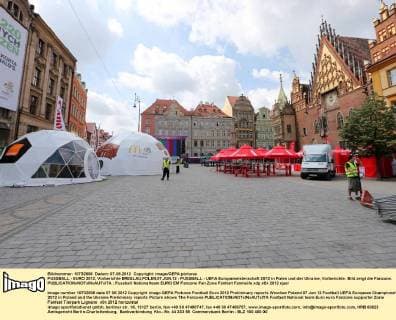 FUSSBALL - EURO 2012, Vorberichte BRESLAU,POLEN,07.JUN.12 - FUSSBALL - UEFA Europameisterschaft 2012 in Polen und der Ukraine, Vorberichte. Bild zeigt die Fanzone. 