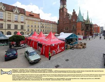 FUSSBALL - EURO 2012, Vorberichte BRESLAU,POLEN,07.JUN.12 - FUSSBALL - UEFA Europameisterschaft 2012 in Polen und der Ukraine, Vorberichte. Bild zeigt die Fanzone. 