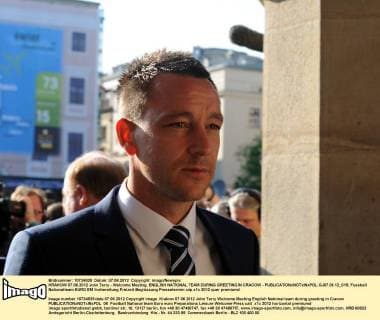 KRAKOW 07.06.2012 John Terry - Welcome Meeting. ENGLISH NATIONAL TEAM DURING GREETING IN CRACOW -  GJ07.06.12_015