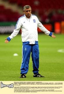 GREECE TRAINING SESSION FERNANDO SANTOS - WARSAW 07.06.2012 FOOTBALL EURO 2012 - COACH FERNANDO SANTOS -  120607MIN110