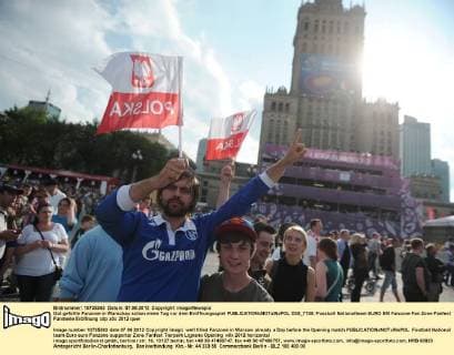 Gut gefüllte Fanzone in Warschau schon einen Tag vor dem Eröffnungsspiel  D30_7139