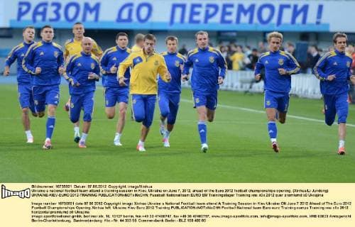 Ukraine s national football team attend a training session in Kiev, Ukraine on June 7, 2012, ahead of the Euro 2012 football championships opening. (Xinhua Li Jundong) UKRAINE-KIEV-EURO 2012-TRAINING 