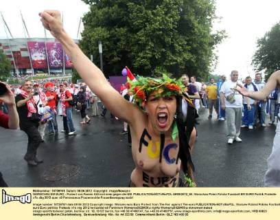 WARSCHAU EM EURO - Protest von Femen Aktivistinnen gegen die EM.  AM080612_50