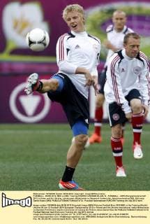 FUSSBALL - EURO 2012, NED vs DEN, Training KHARKIV,UKRAINE,08.JUN.12 - FUSSBALL - UEFA Europameisterschaft 2012 in Polen und der Ukraine, Länderspiel, Niederlande vs Dänemark Vorberichte, Abschlusstraining DEN. Bild zeigt Daniel Wass (DEN). 