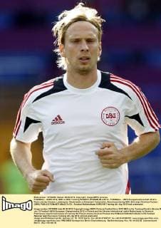 FUSSBALL - EURO 2012, NED vs DEN, Training KHARKIV,UKRAINE,08.JUN.12 - FUSSBALL - UEFA Europameisterschaft 2012 in Polen und der Ukraine, Länderspiel, Niederlande vs Dänemark Vorberichte, Abschlusstraining DEN. Bild zeigt Christian Poulsen (DEN). 