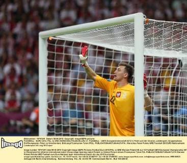 FUSSBALL - EURO 2012, POL vs GRE WARSCHAU,POLEN,08.JUN.12 - FUSSBALL - UEFA Europameisterschaft 2012 in Polen und der Ukraine, Länderspiel, Gruppenphase, Eröffnungsspiel, Polen vs Griechenland. Bild zeigt Przemyslaw Tyton (POL). 