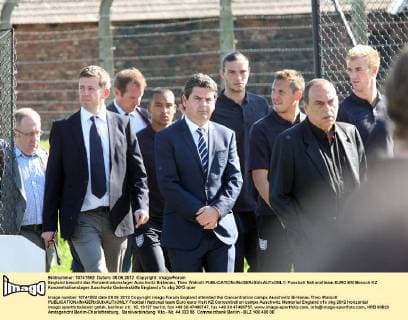 England besucht das Konzentrationslager Auschwitz Birkenau, Theo Walcott 